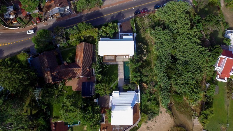 Espectacular casa sobre la desembocadura de la barra